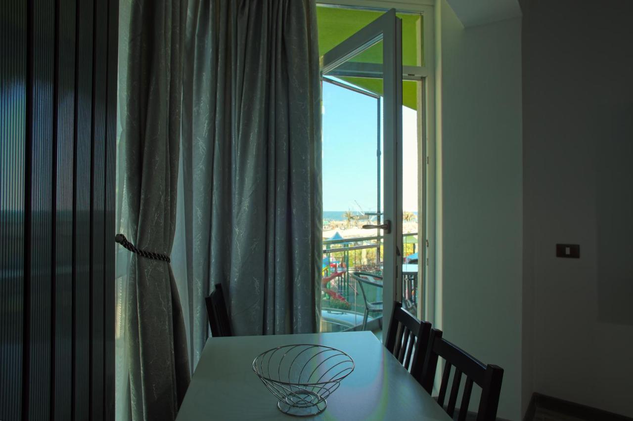 Isabelle Apartament Alezzi Beach Resort Mamaia Nord Navodari Bagian luar foto